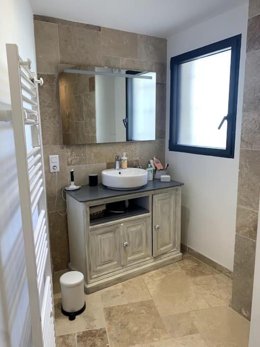 Appartement Bas De Maison Lavilledieu  المظهر الخارجي الصورة