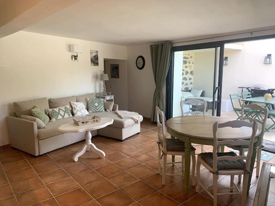 Appartement Bas De Maison Lavilledieu  المظهر الخارجي الصورة
